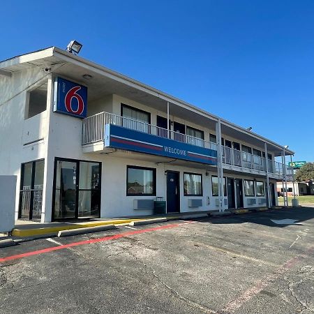 Motel 6 Denton, Tx - Unt Exterior foto