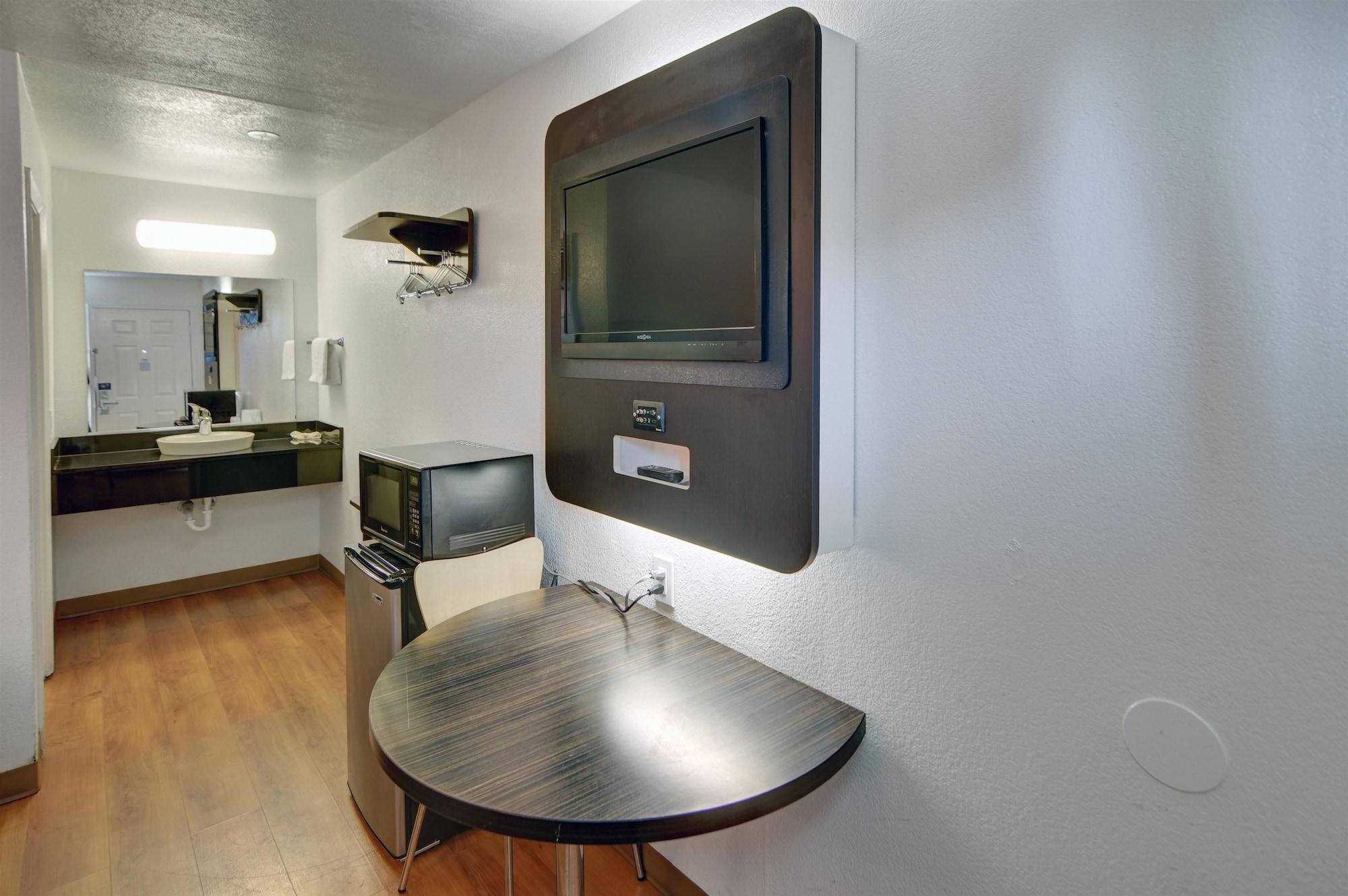 Motel 6 Denton, Tx - Unt Exterior foto