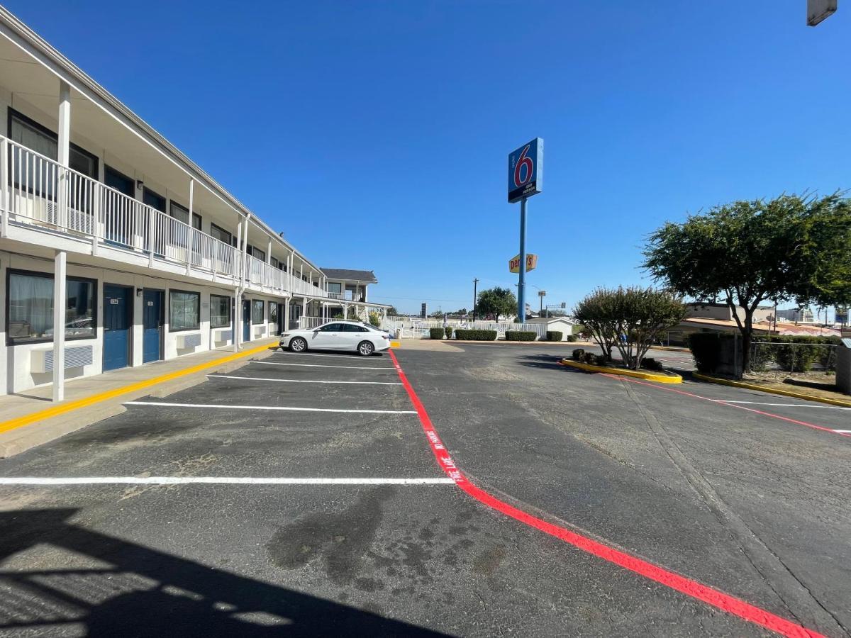 Motel 6 Denton, Tx - Unt Exterior foto