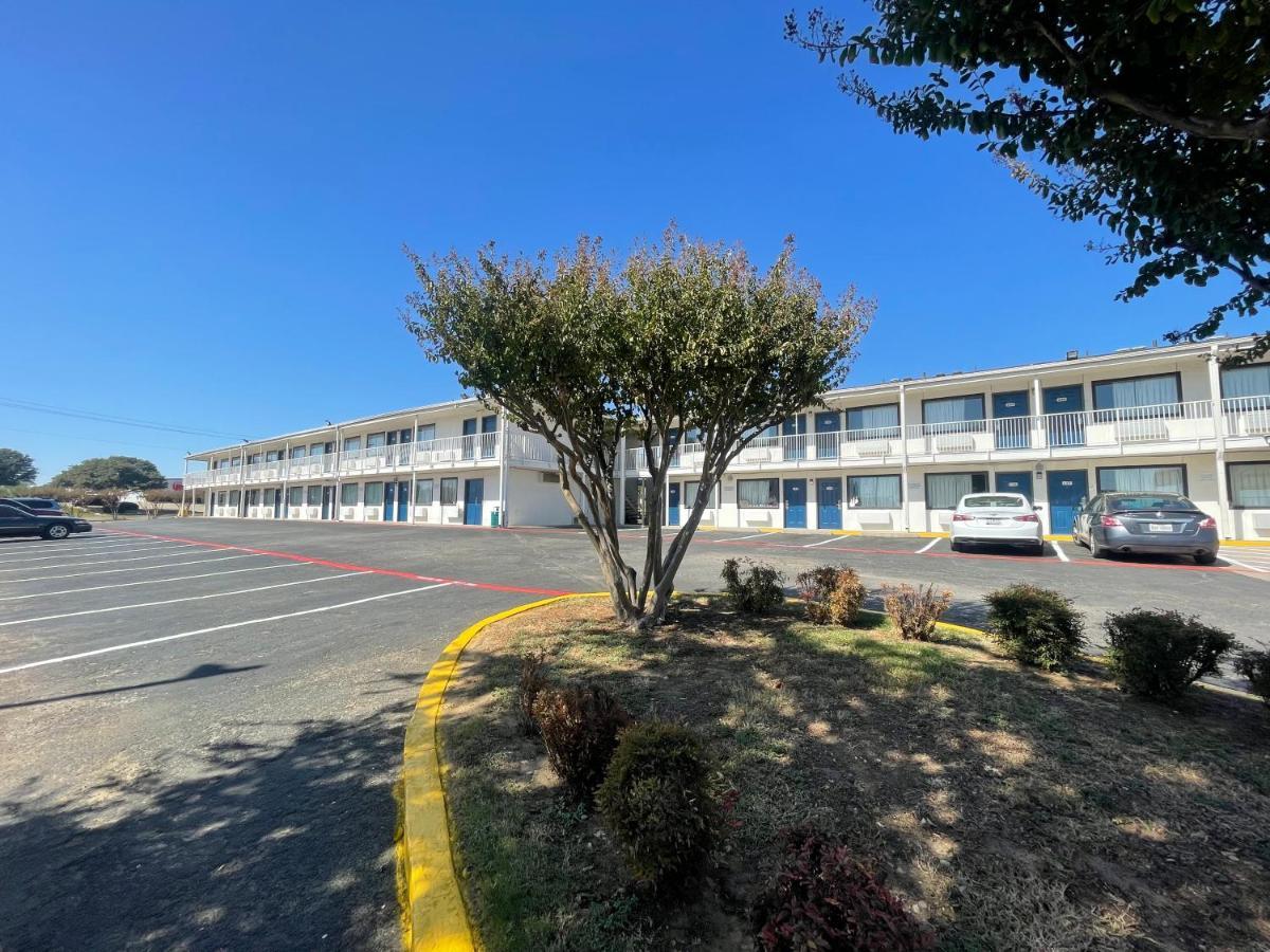 Motel 6 Denton, Tx - Unt Exterior foto