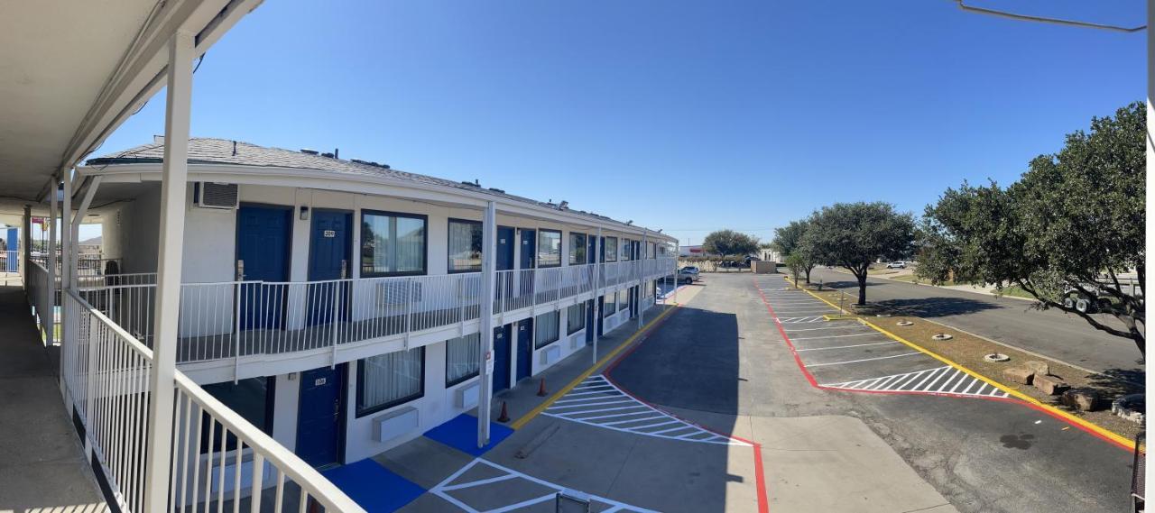 Motel 6 Denton, Tx - Unt Exterior foto