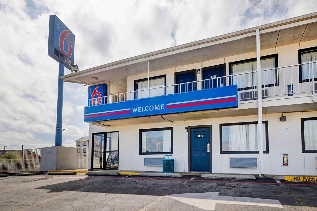 Motel 6 Denton, Tx - Unt Exterior foto
